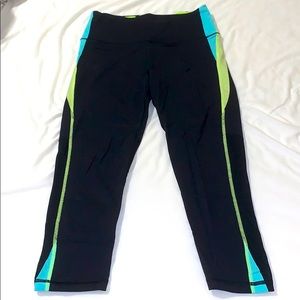 Victoria’s Secret Capri leggings